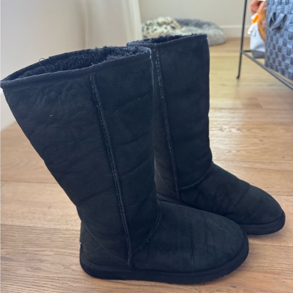 Ugg Classic Tall Boots - Picture 4 of 8